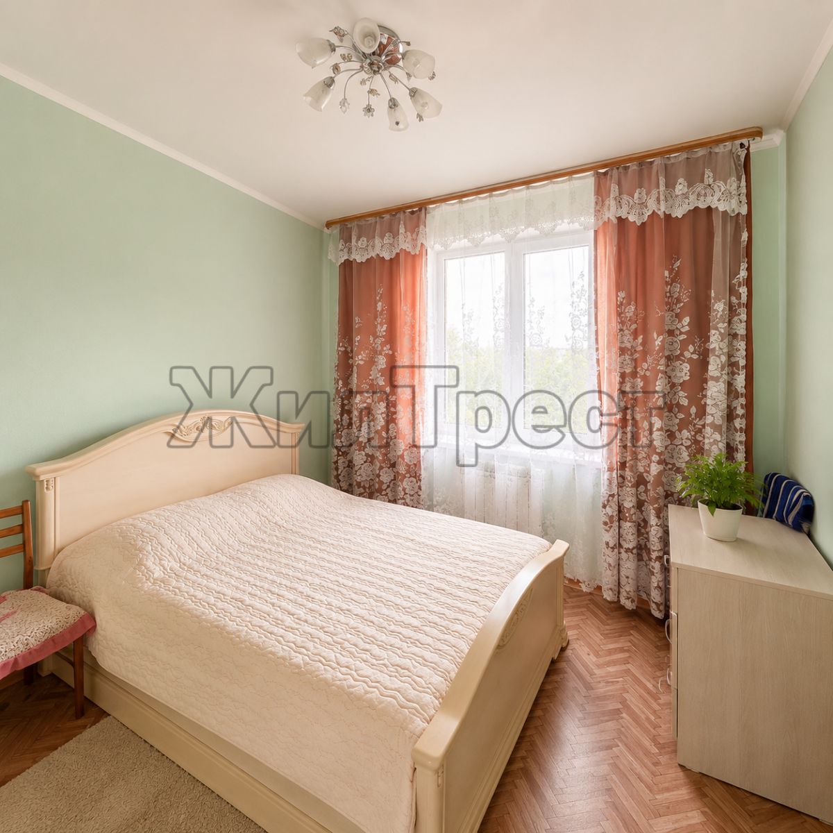 Белгород, Есенина ул, 42